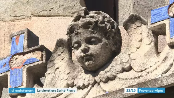 Direction le cimetière Saint-Pierre de Marseille, troisième plus grand cimetière de France