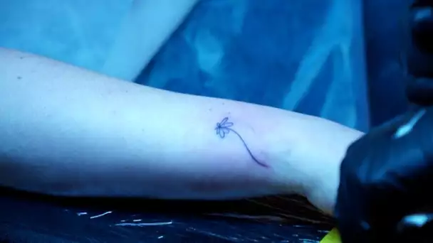 Une start-up américaine a mis au point une encre de tatouage qui s’efface au bout d’un an