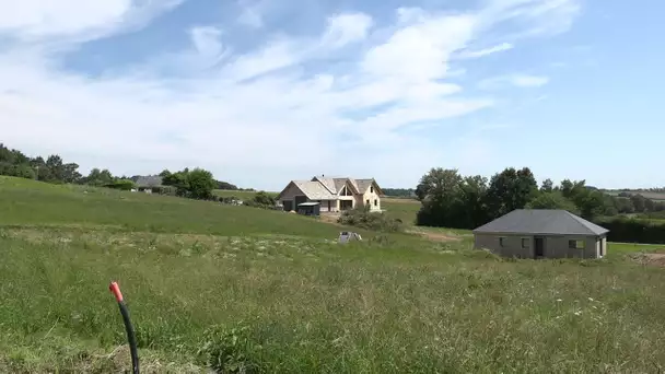 Aveyron : la petite commune de Castanet fait son cinéma pour attirer de nouveaux résidents