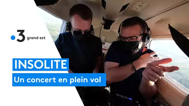 Un concert à bord d'un avion