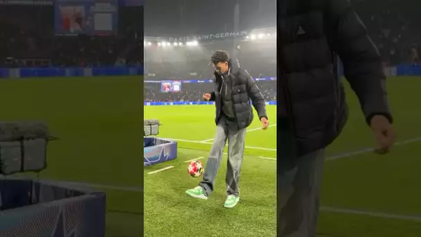 Wemby showing off on the pitch at PSG- Man City match in Paris! (via @Championsleagueuefak2
