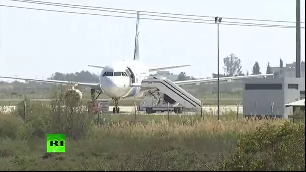 IMAGES de l’aéroport de Larnaca où est stationné l’avion d&#039;Egyptair détourné (Direct du 29.03.16)