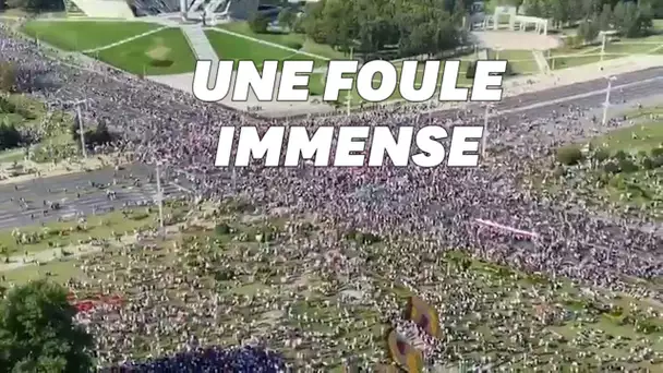 En Biélorussie, des dizaines de milliers de personnes manifestent malgré l’interdiction