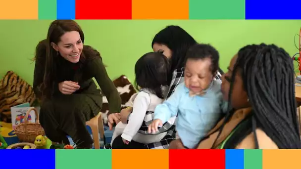 Kate Middleton : séduite par un petit garçon curieux, elle lui offre un cadeau très symbolique (Vidé