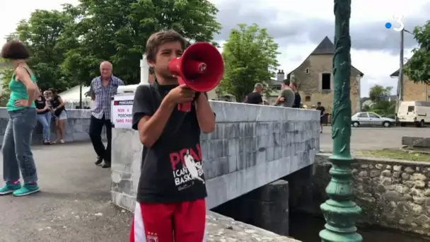 Les habitants d&#039;Ossun ont profité de la notoriété du Tour pour se faire entendre.