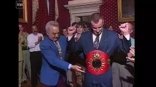 Le champion du monde de Kickboxing Toussaint Andarelli est décédé à l'âge de 62 ans.