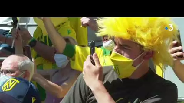 Football : les supporters nantais avant le match de barrage retour contre Toulouse