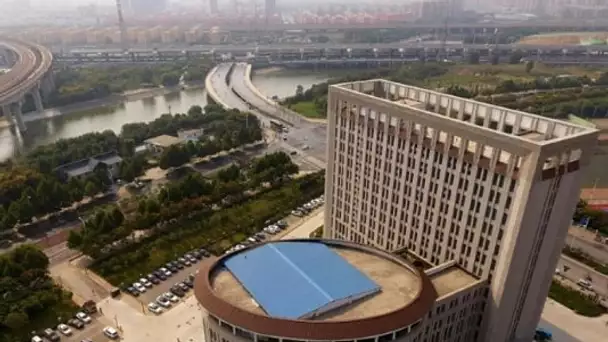 En Chine, on trouve une fac en forme de WC géants