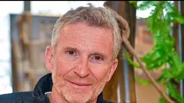 Farniente dans la piscine, Denis Brogniart dévoile un cliché inédit de ses trois...