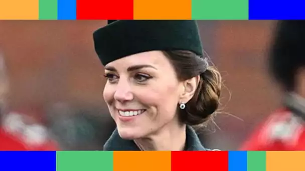👑  Kate Middleton radieuse : chapeau tambourin, talons aiguilles, nouveau manteau… Elle fait sensat