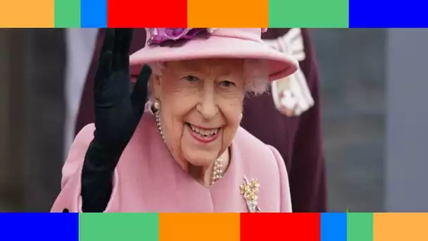EXCLU – Elizabeth II affaiblie  « Elle ne lâchera pas la rampe » affirme Stéphane Bern
