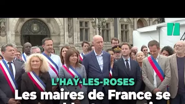 En soutien au maire de L’Haÿ-les-Roses, des rassemblements devant les mairies partout en France