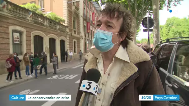 Perpignan : manifestation en soutien des professeurs "licenciés" du conservatoire régional