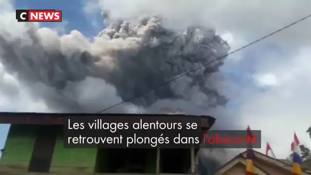 Indonésie : le Mont Sinabung est entré en éruption