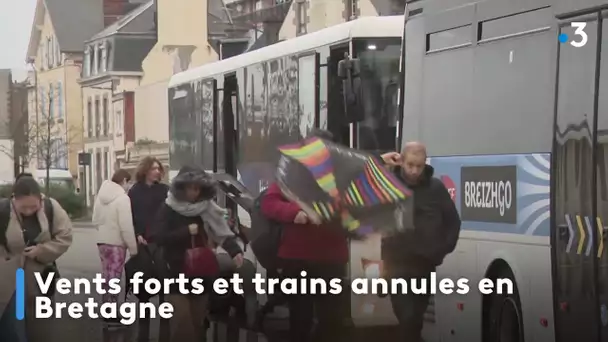Vents forts et trains annulés en Bretagne
