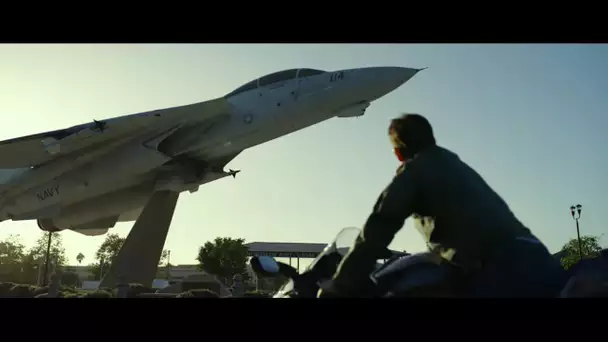 Tom Cruise renfile son costume de super pilote dans la bande-annonce de "Top Gun 2"