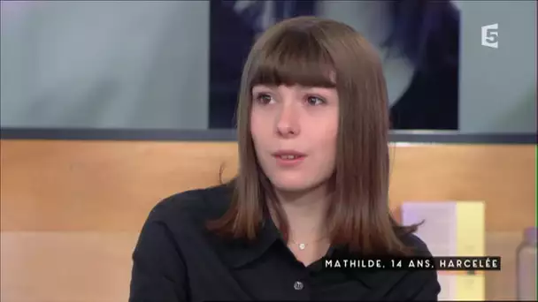 Mathilde, 14 ans, harcelée - C à vous - 28/10/2016