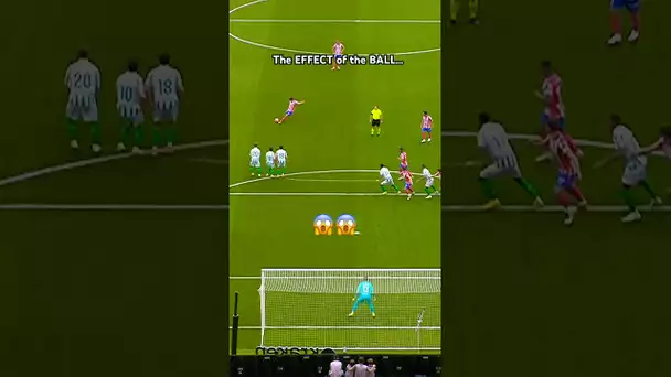 When JULIÁN ÁLVAREZ broke the net 🎯