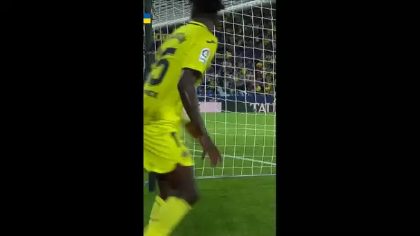 Danjuma style 😏​✨​ #shorts #laligasantander #villarreal