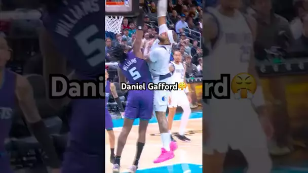 Daniel Gafford throws it down! 😤