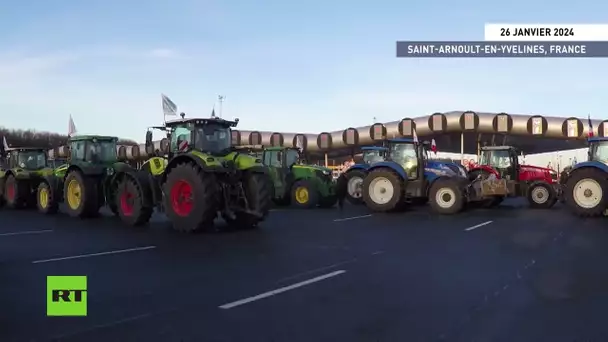 🇫🇷  France : des agriculteurs ont bloqué l'autoroute A10 à Saint-Arnoult-en-Yvelines