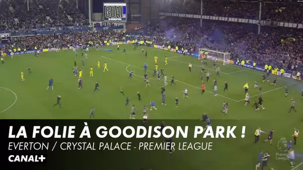 Les supporters d'Everton envahissent le terrain avant la fin du match ! - Premier League