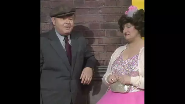 Benny Hill - La plage