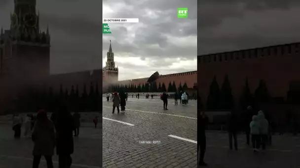 Moscou : un vent violent endommage le mur du Kremlin