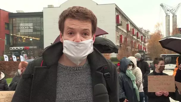 A Rouen, les familles manifestent pour l'école à domicile