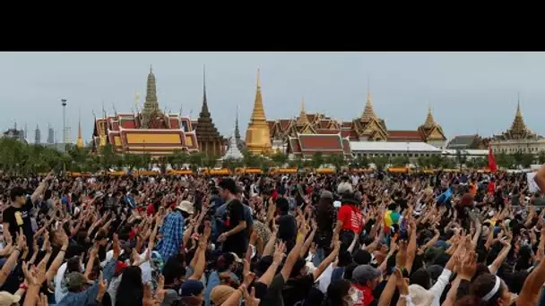 Thaïlande : des milliers de manifestants à Bangkok pour davantage de démocratie