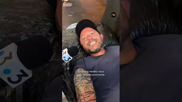 Les #tatouages improvisés rencontrent un succès fou à la Foire aux vins de Colmar  🍷 #tatoo #foire