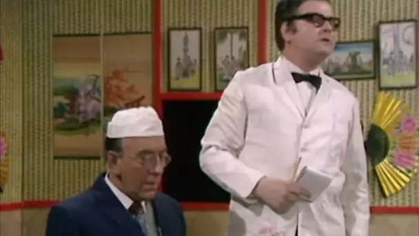 Benny Hill - Un serveur aux commandes