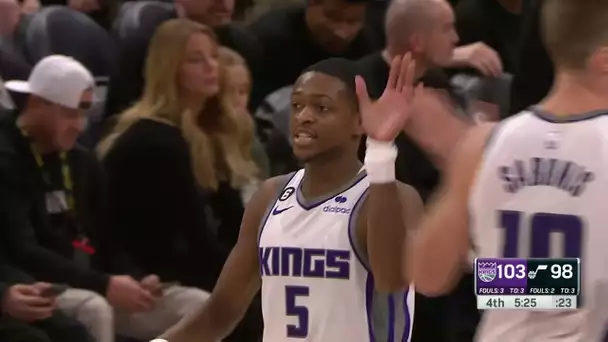 De'Aaron Fox Drops Career-Quarter-High In The 4th - 22 PTS | January 3, 2022