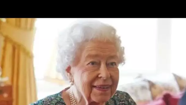 Elizabeth II : la reine créé la surprise en rompant avec une de ses plus chères...