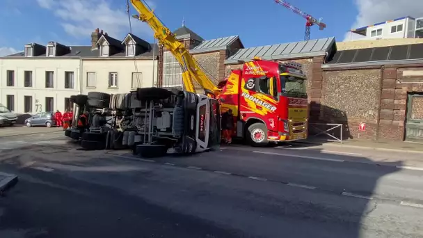 Spectaculaire accident camion à Rouen