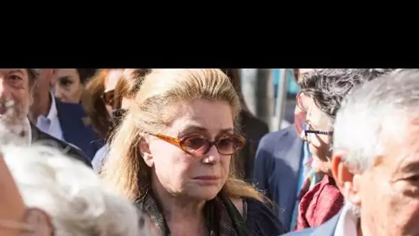 Catherine Deneuve, digne aux obsèques de sa belle-fille Barbara, fille de son ex...