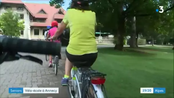 Les seniors à vélo dans Annecy en toute sécurité