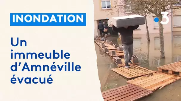 Inondations en Moselle : un immeuble d'Amnéville éavcué