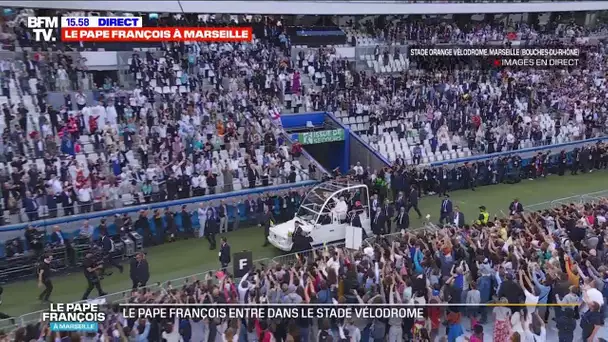 Les images de l'entrée et de la parade du pape François au stade Vélodrome