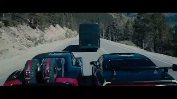 Fast & Furious 7 - Extrait 2 'L&#039;Attaque du Bus' VF [Au cinéma le 1er Avril]