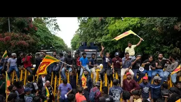 Le Sri Lanka paralysé par une grève nationale, le président déclare l'état d'urgence • FRANCE 24