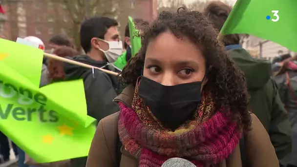 Mobilisation des étudiants pour la réouverture des universités.