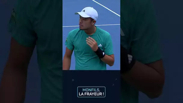 👀 Monfils, une grosse frayeur... "publicitaire" ! #monfils #tennis #vidéo #shorts