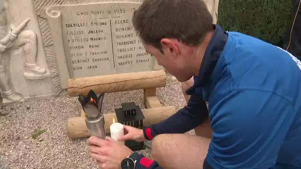 La flamme du soldat inconnu de l'Arc de Triomphe à la Haute-Savoie