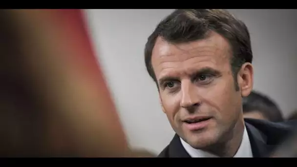Emmanuel Macron félicite les pompiers intervenus à Notre-Dame, "exemplaires" sous le regard du "m…