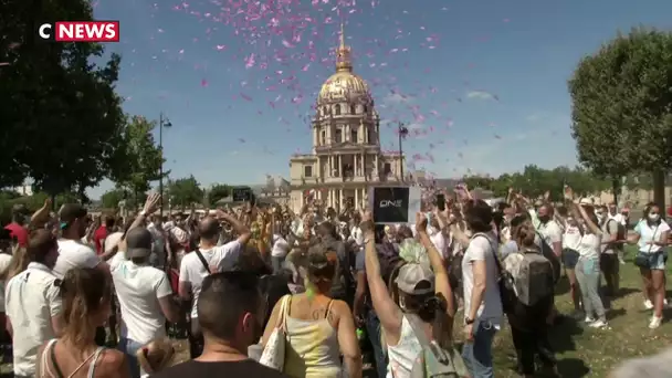 Les patrons de discothèques manifestent à Paris