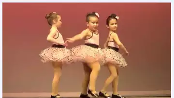 Cette petite fille de 6 ans enflamme le web avec sa danse endiablée
