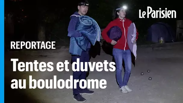 «J'ai apporté mon duvet!» : à Montmartre, les «clapistes» montent la garde pour sauver leur boulodro