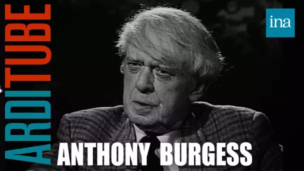 Anthony Burgess dans "LNPNB" | Ina Arditube