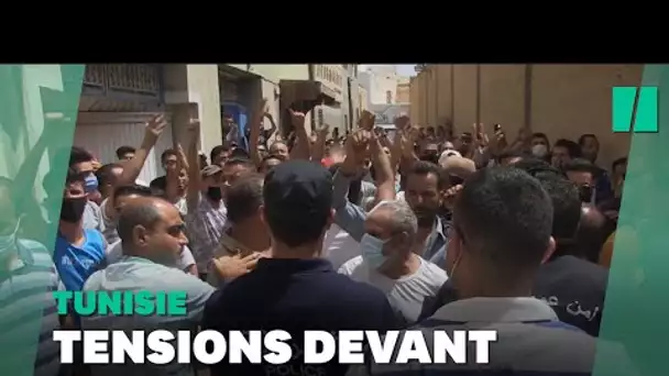 En Tunisie, des heurts éclatent devant le Parlement après le gel de ses activités